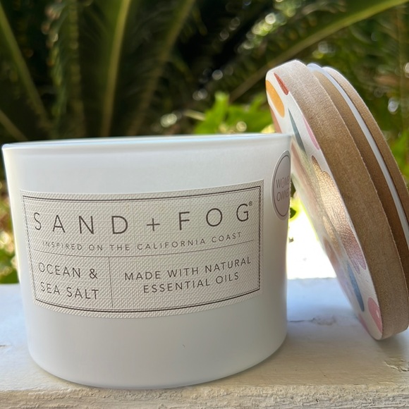 Ocean & Sea Salt Scented Candle - Picture 5 of 14